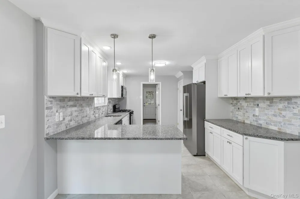 322 Barleau Brentwood, NY 11717