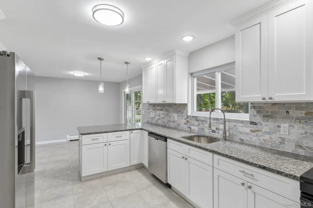 322 Barleau Brentwood, NY 11717