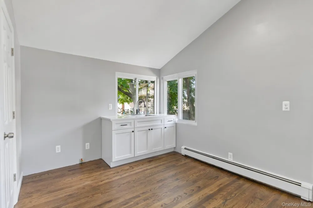 322 Barleau Brentwood, NY 11717