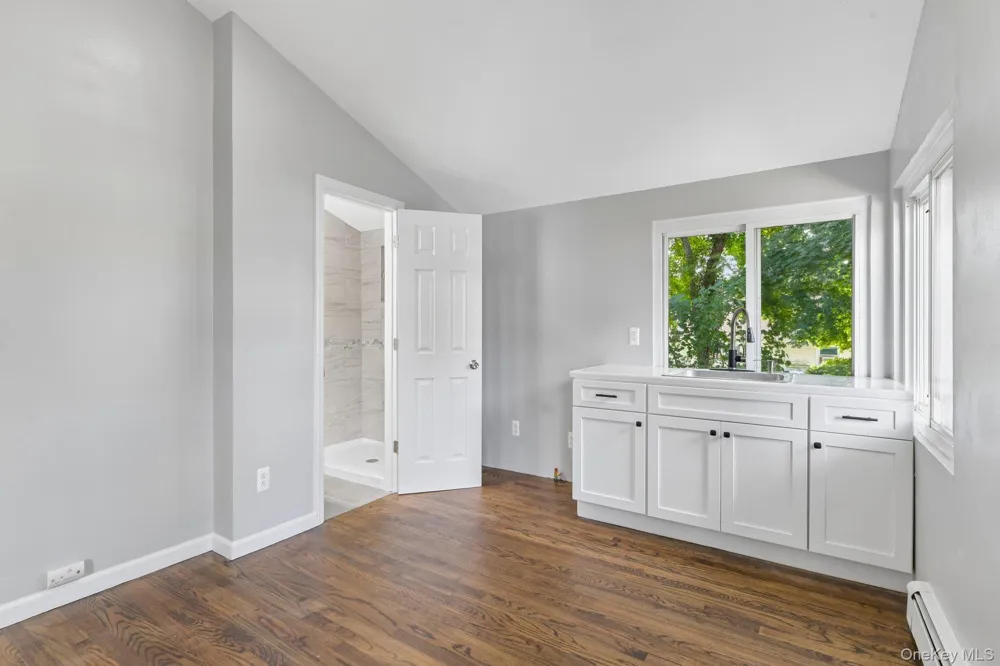 322 Barleau Brentwood, NY 11717