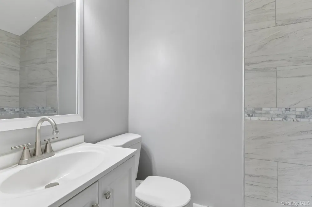 322 Barleau Brentwood, NY 11717