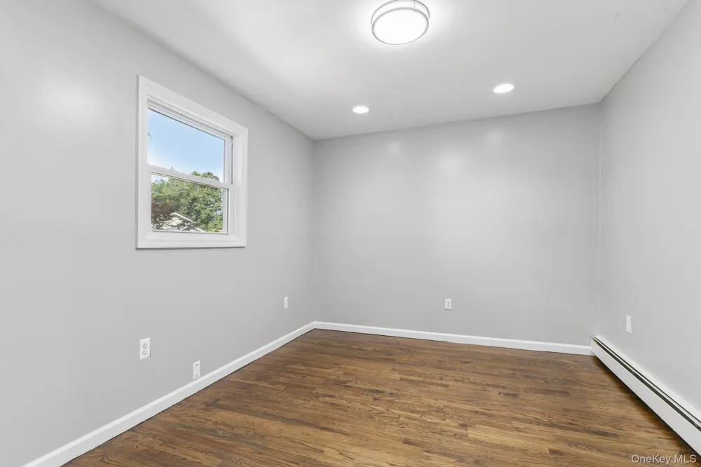 322 Barleau Brentwood, NY 11717