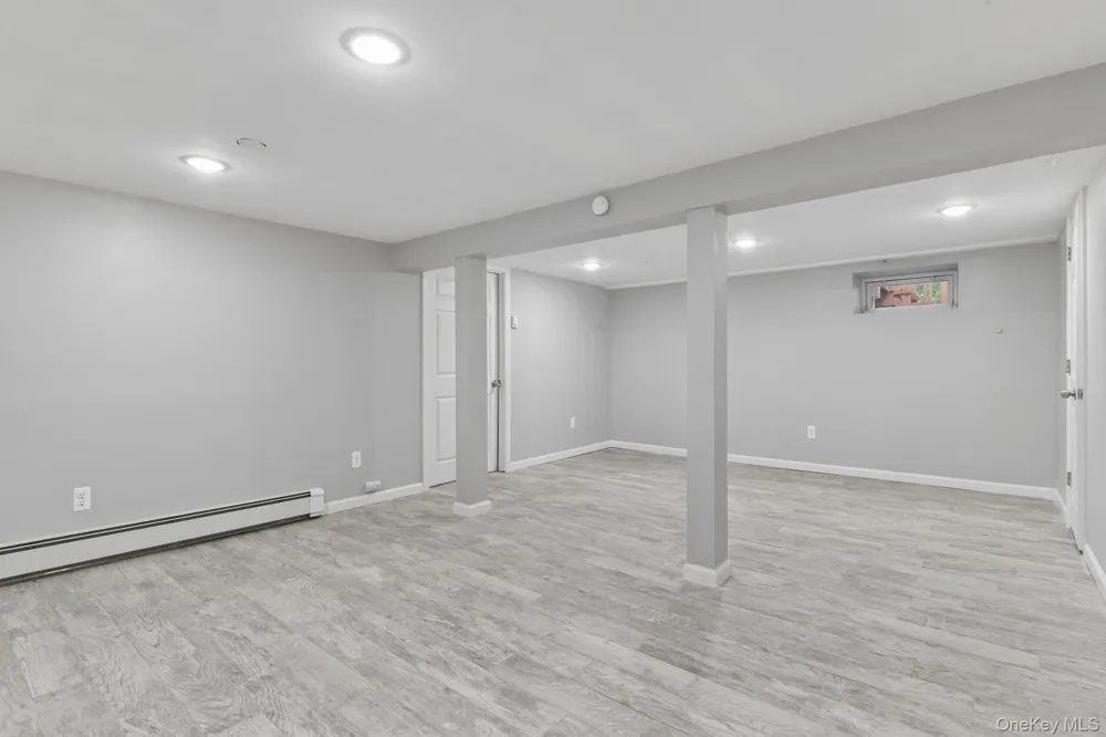 322 Barleau Brentwood, NY 11717