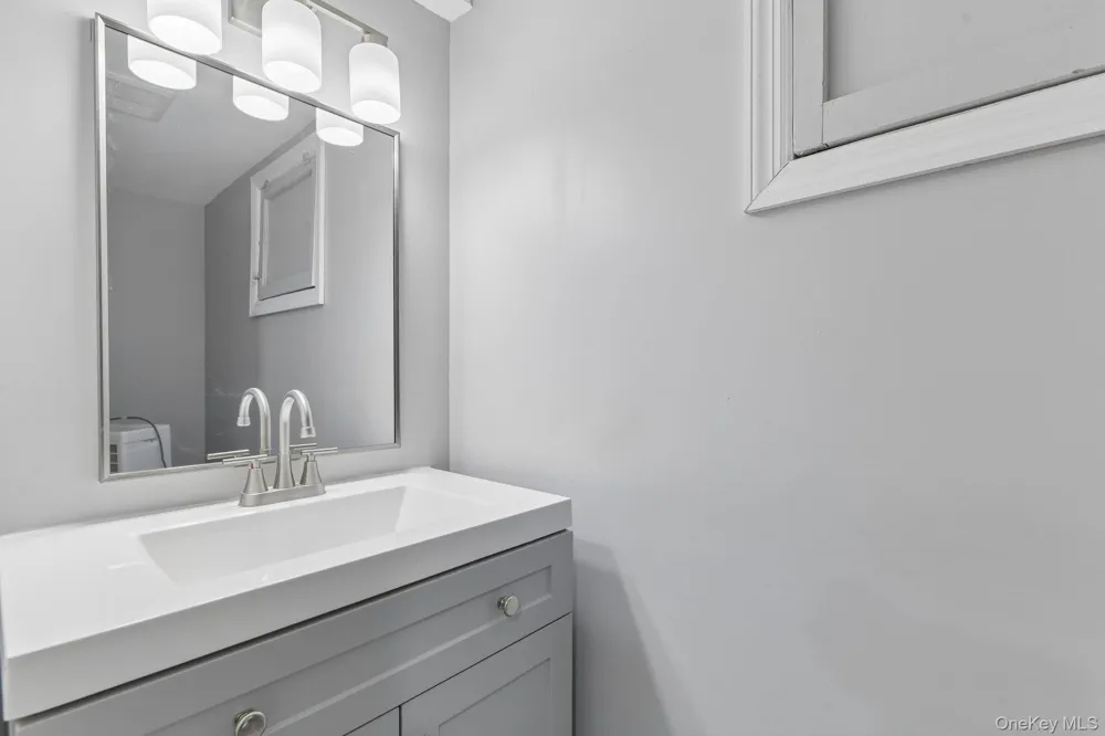 322 Barleau Brentwood, NY 11717