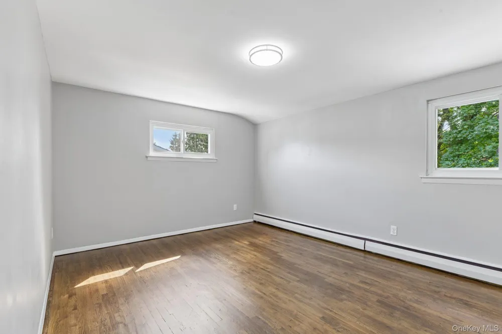 322 Barleau Brentwood, NY 11717