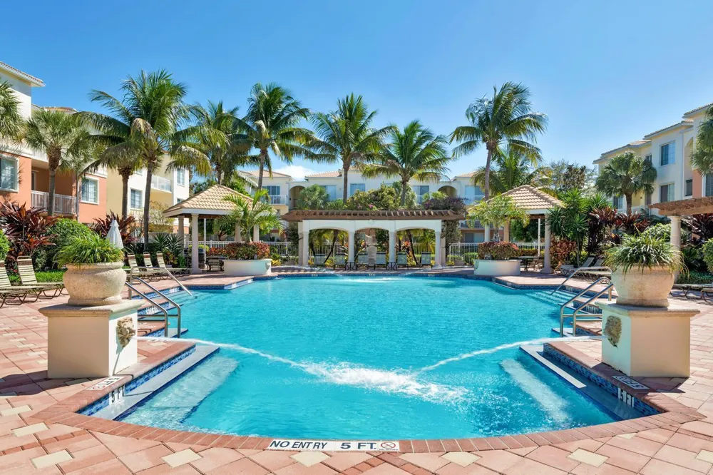 5205 Myrtlewood Circle E #201 Palm Beach Gardens, FL 33418
