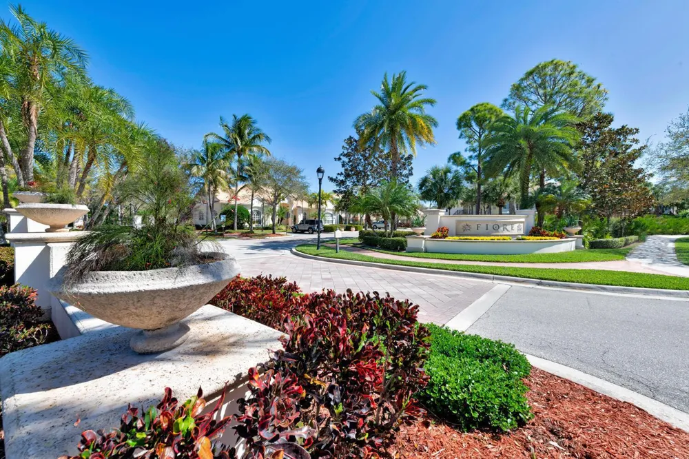 5205 Myrtlewood Circle E #201 Palm Beach Gardens, FL 33418