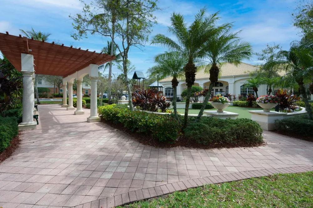 5205 Myrtlewood Circle E #201 Palm Beach Gardens, FL 33418