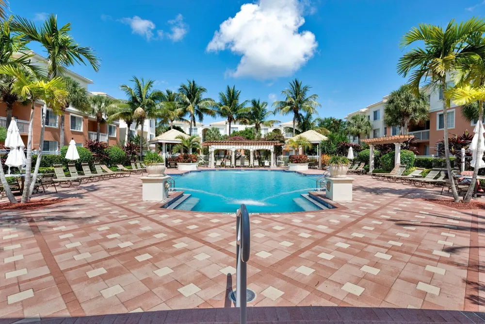 5205 Myrtlewood Circle E #201 Palm Beach Gardens, FL 33418