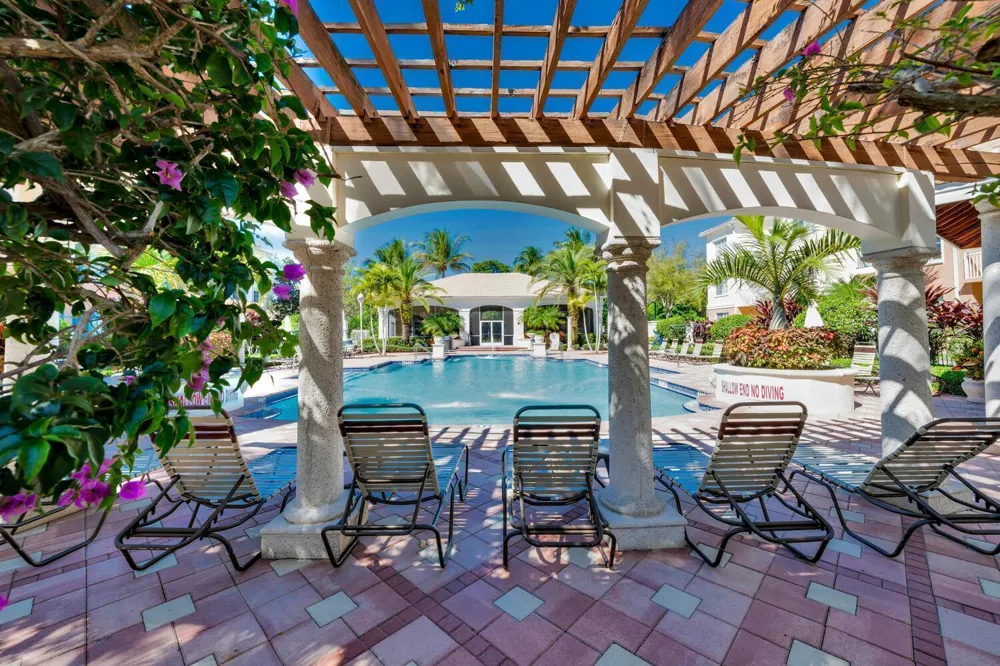 5205 Myrtlewood Circle E #201 Palm Beach Gardens, FL 33418