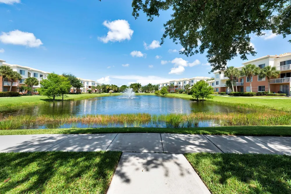 5205 Myrtlewood Circle E #201 Palm Beach Gardens, FL 33418