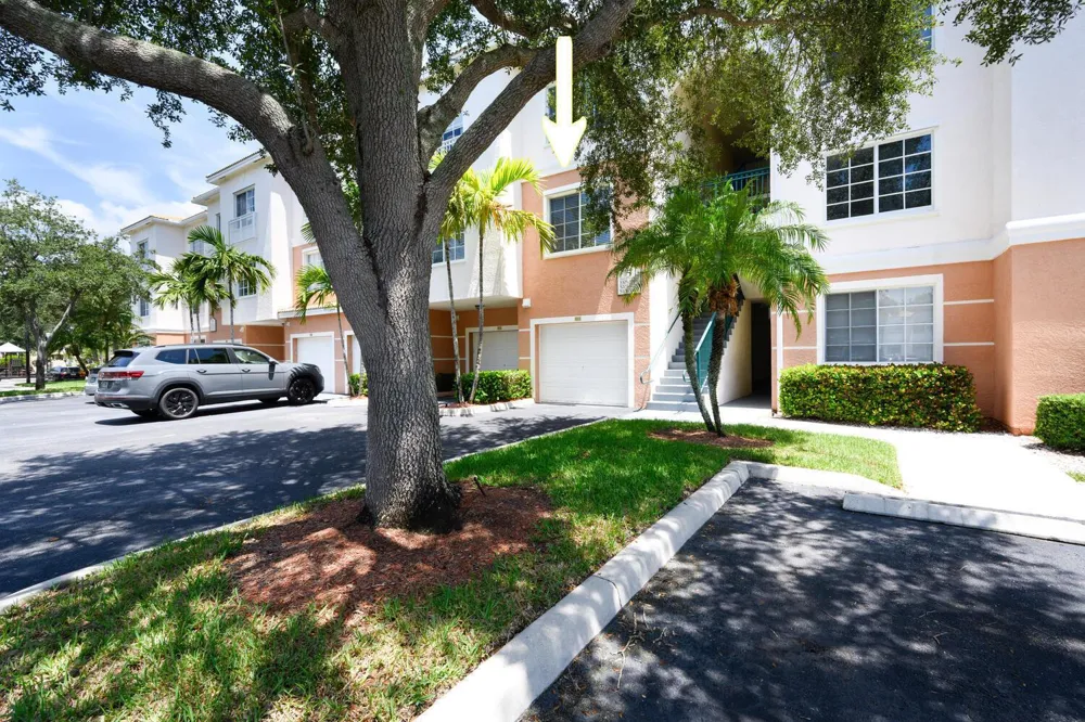 5205 Myrtlewood Circle E #201 Palm Beach Gardens, FL 33418