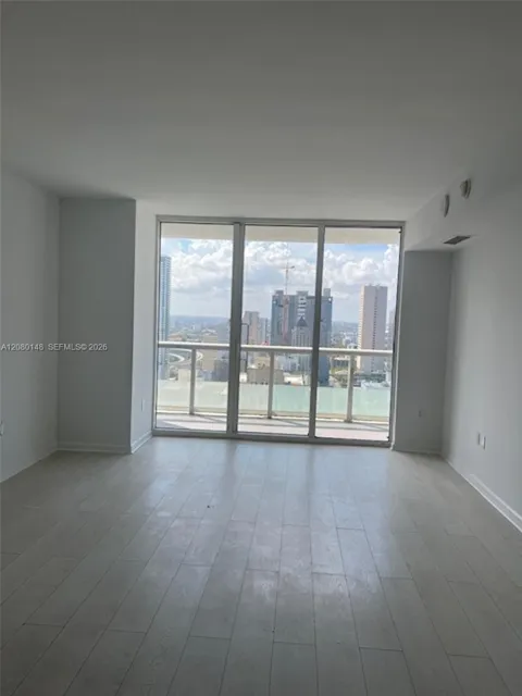 50 Biscayne Blvd #3407