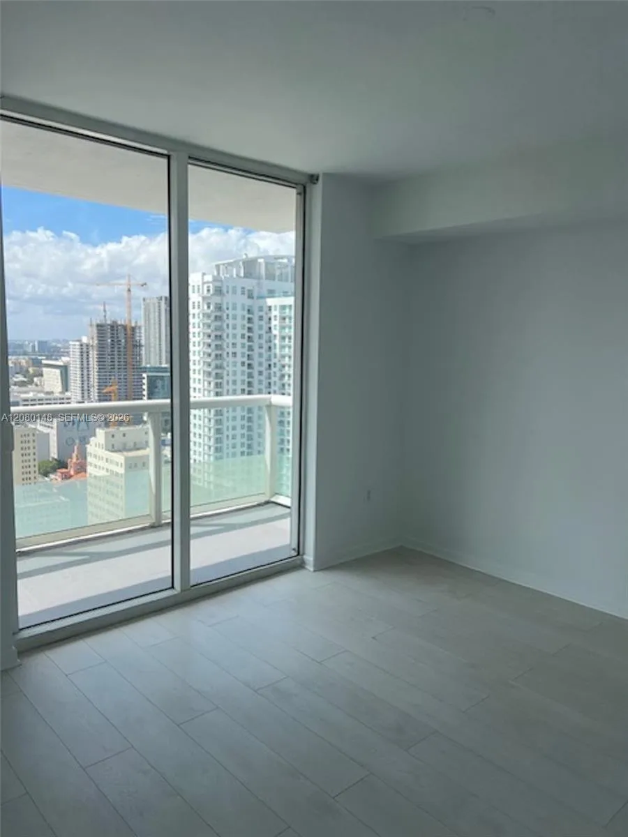 50 Biscayne Blvd #3407 Miami, FL 33132