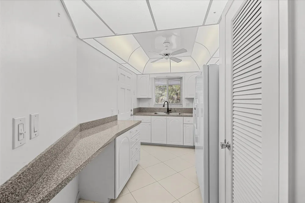 2 GARDEN STREET #203M Tequesta, FL 33469