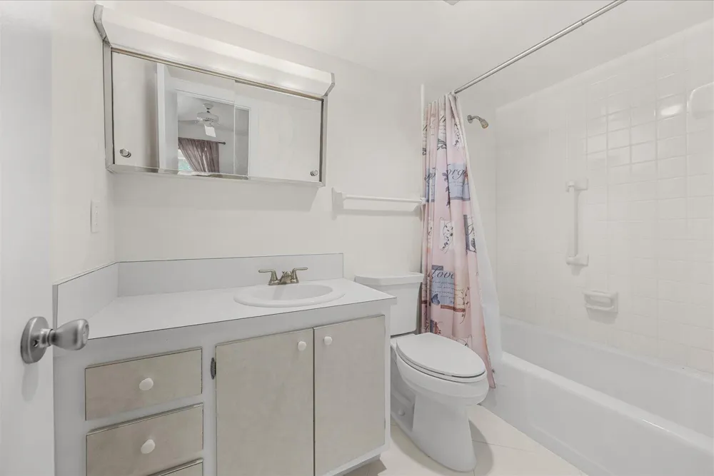 2 GARDEN STREET #203M Tequesta, FL 33469