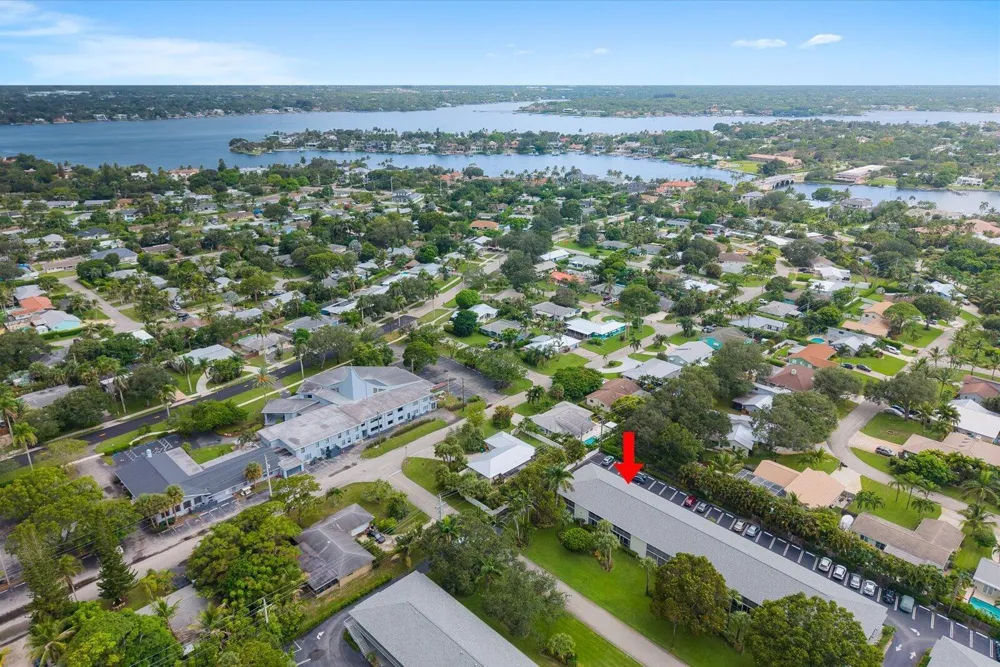 2 GARDEN STREET #203M Tequesta, FL 33469