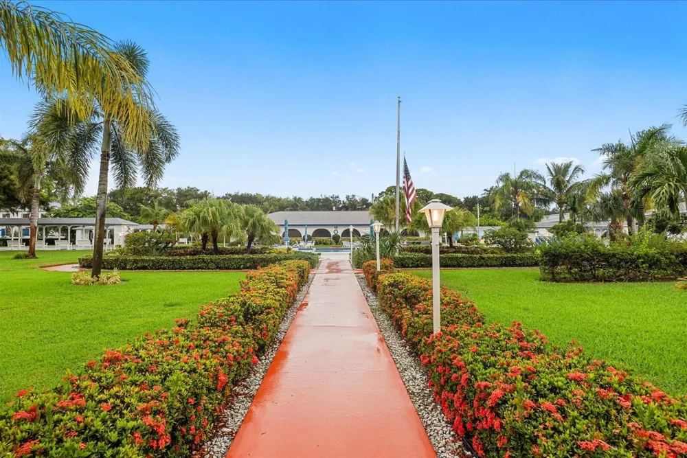 2 GARDEN STREET #203M Tequesta, FL 33469