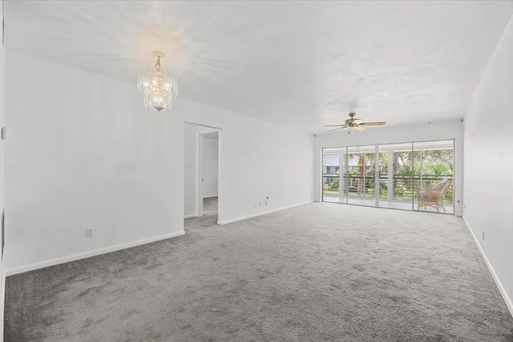 2 GARDEN STREET #203M Tequesta, FL 33469