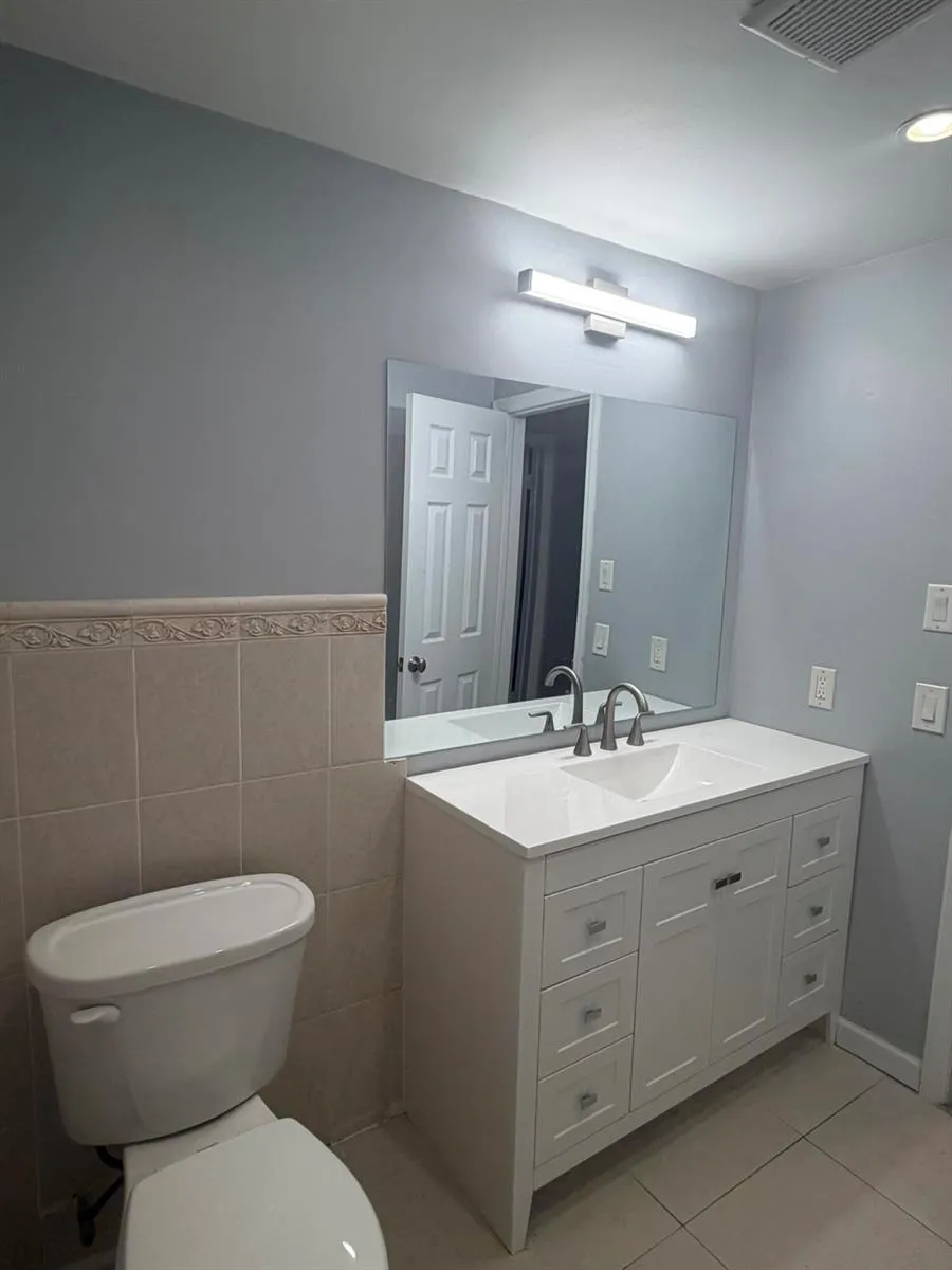 2701 MIDDLE RIVER DRIVE #21 Fort Lauderdale, FL 33306