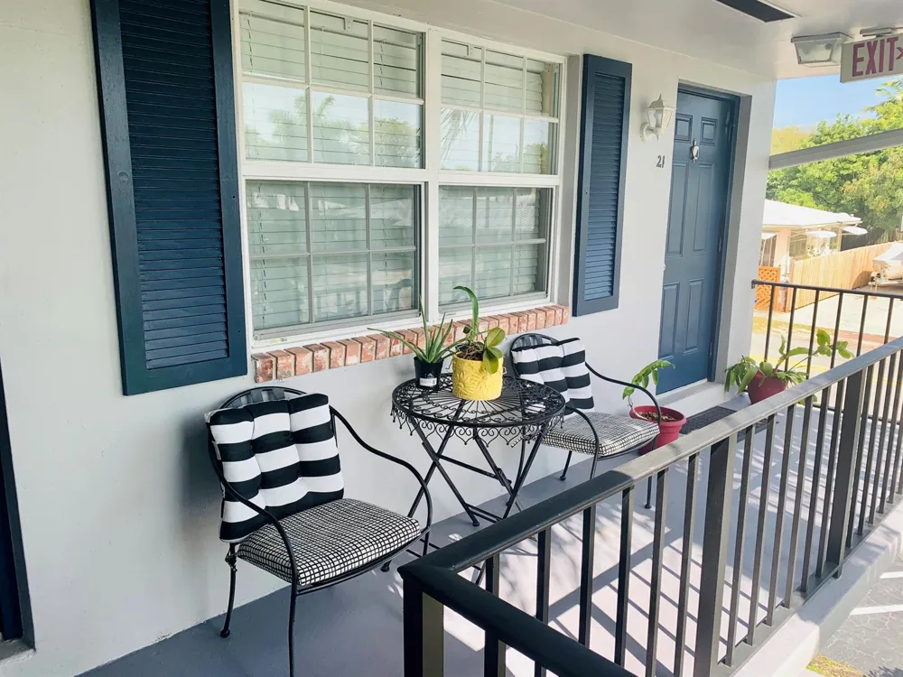 2701 MIDDLE RIVER DRIVE #21 Fort Lauderdale, FL 33306