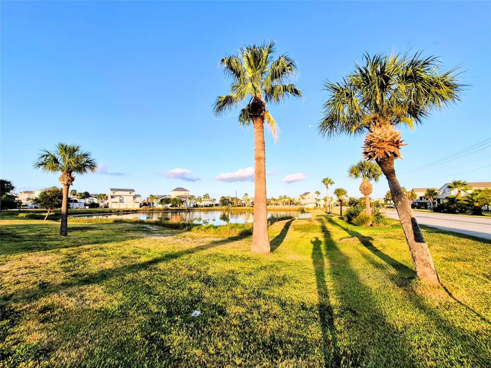 Lot 28 Tiki Drive Tiki Island, TX 77554