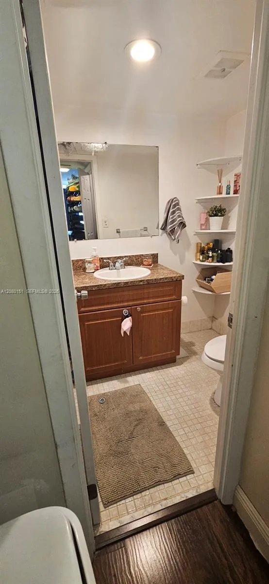 2780 NE 183rd St #212 Aventura, FL 33160