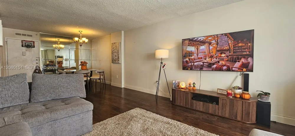 2780 NE 183rd St #212 Aventura, FL 33160