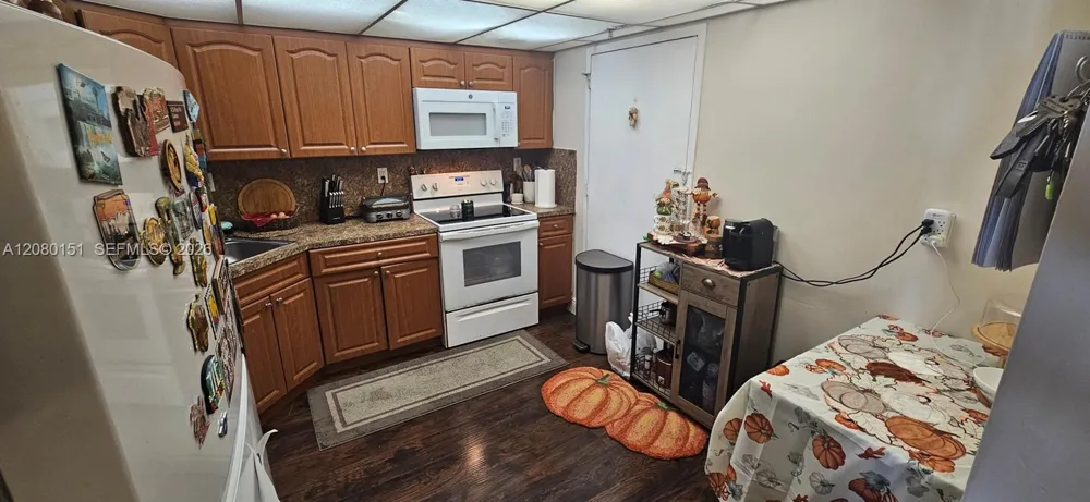 2780 NE 183rd St #212 Aventura, FL 33160