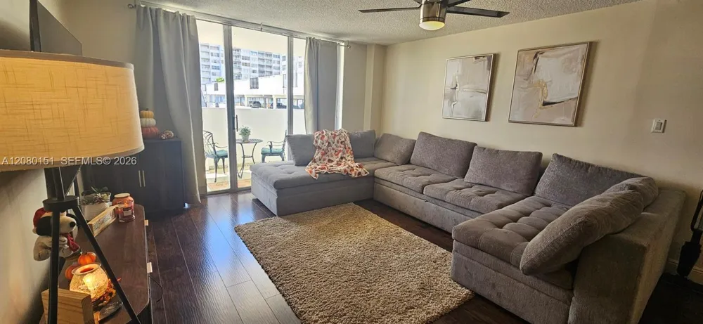 2780 NE 183rd St #212 Aventura, FL 33160