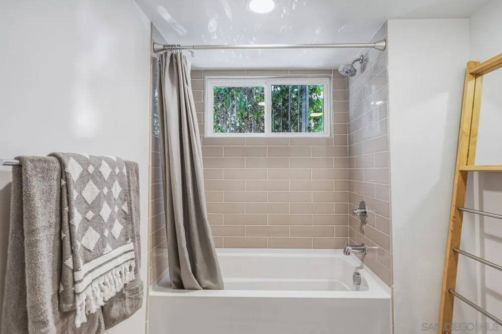 4100 Voltaire St #101 San Diego, CA 92107