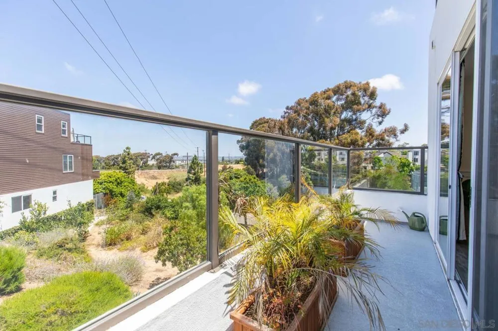 4100 Voltaire St #101 San Diego, CA 92107