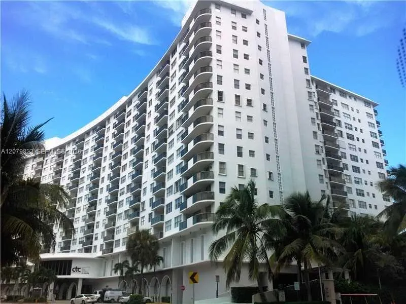 6039 Collins Ave #534 Miami Beach, FL 33140