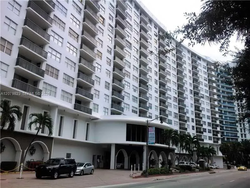 6039 Collins Ave #534 Miami Beach, FL 33140