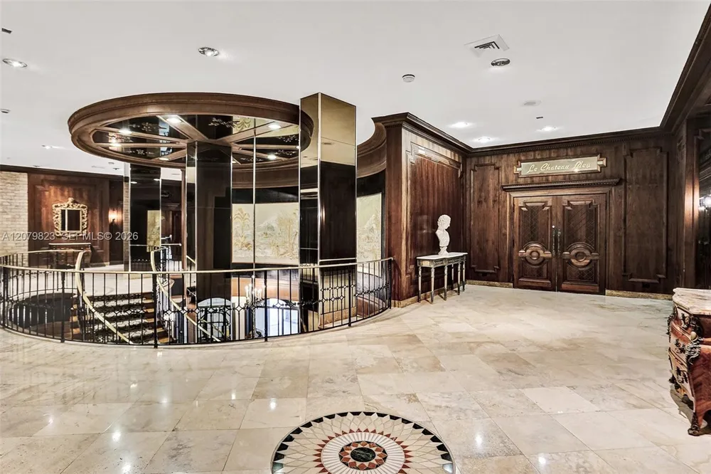 6039 Collins Ave #534 Miami Beach, FL 33140