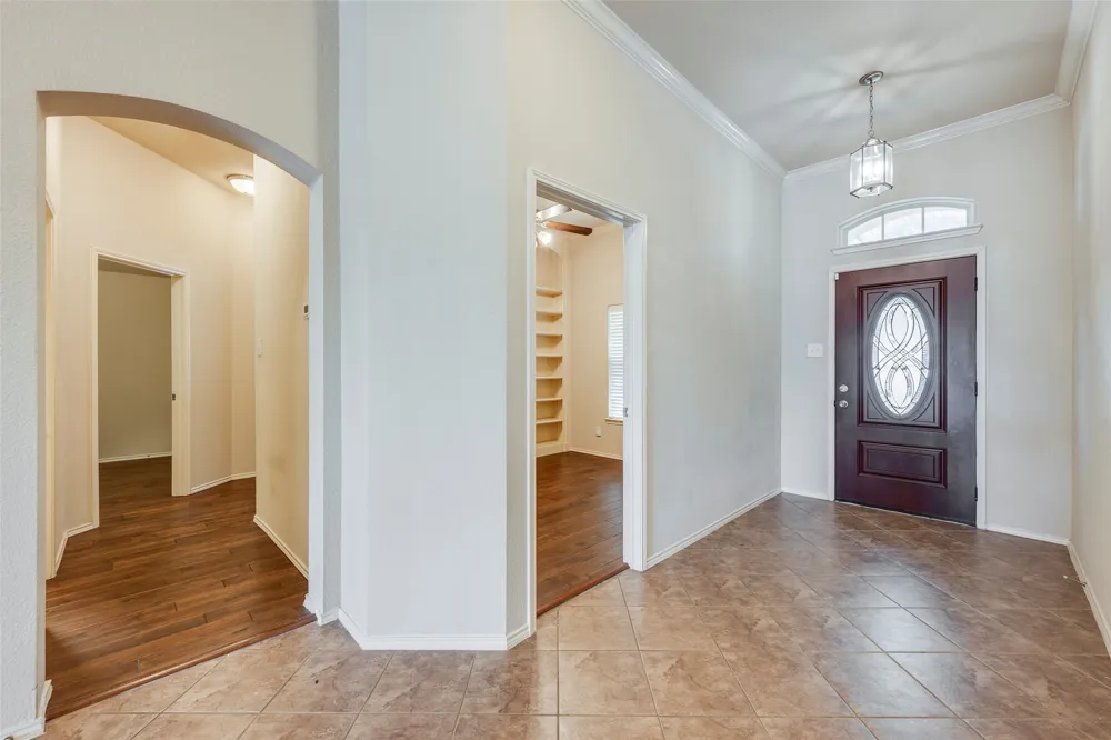 2813 Fox Creek Trail Arlington, TX 76017