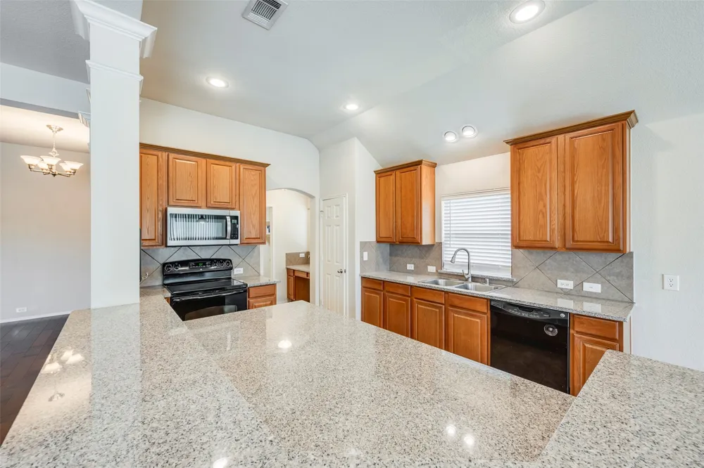 2813 Fox Creek Trail Arlington, TX 76017