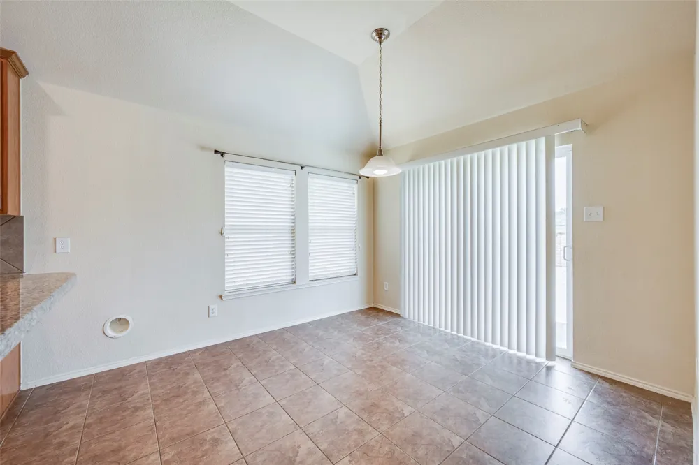 2813 Fox Creek Trail Arlington, TX 76017