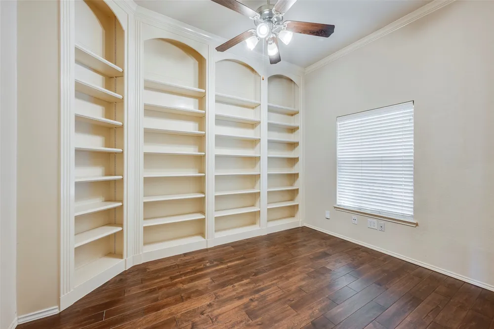 2813 Fox Creek Trail Arlington, TX 76017