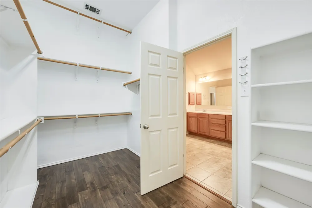 2813 Fox Creek Trail Arlington, TX 76017