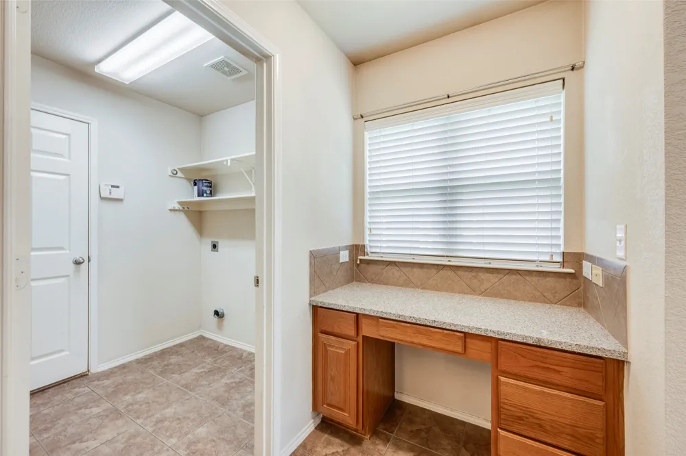 2813 Fox Creek Trail Arlington, TX 76017