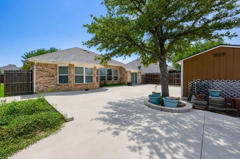 2813 Fox Creek Trail Arlington, TX 76017