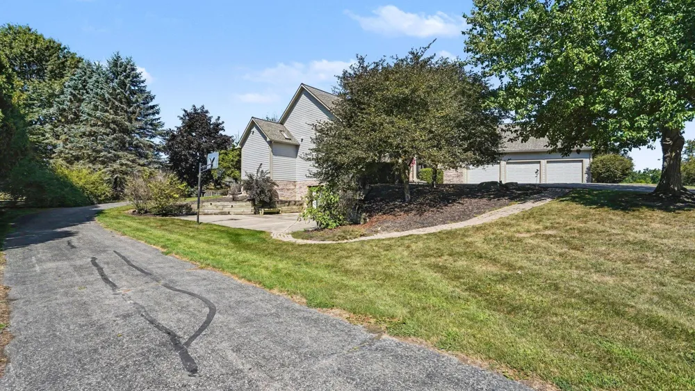 8819 Webster Hills Road Dexter, MI 48130