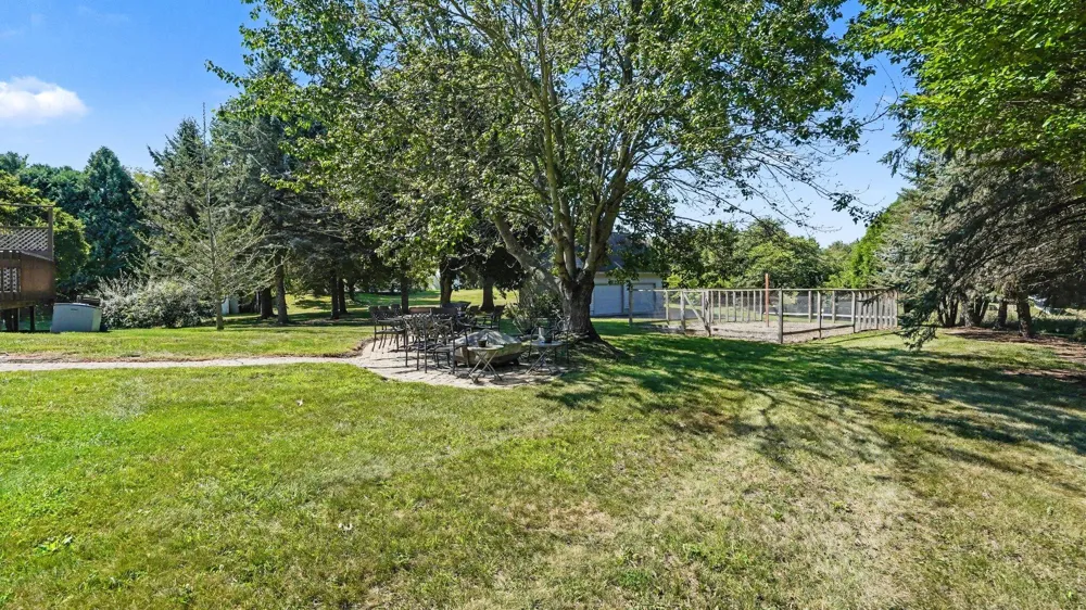 8819 Webster Hills Road Dexter, MI 48130