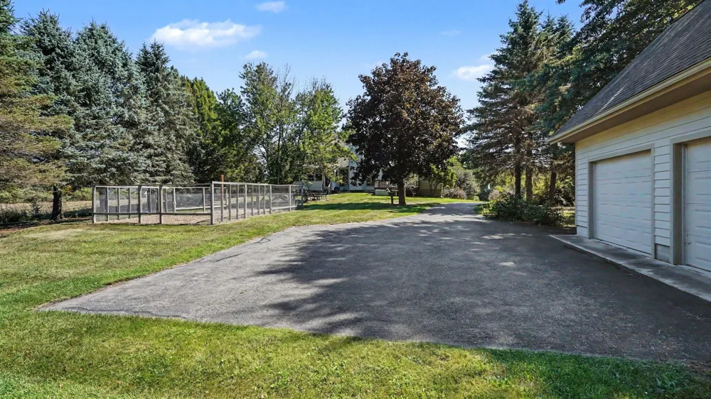 8819 Webster Hills Road Dexter, MI 48130