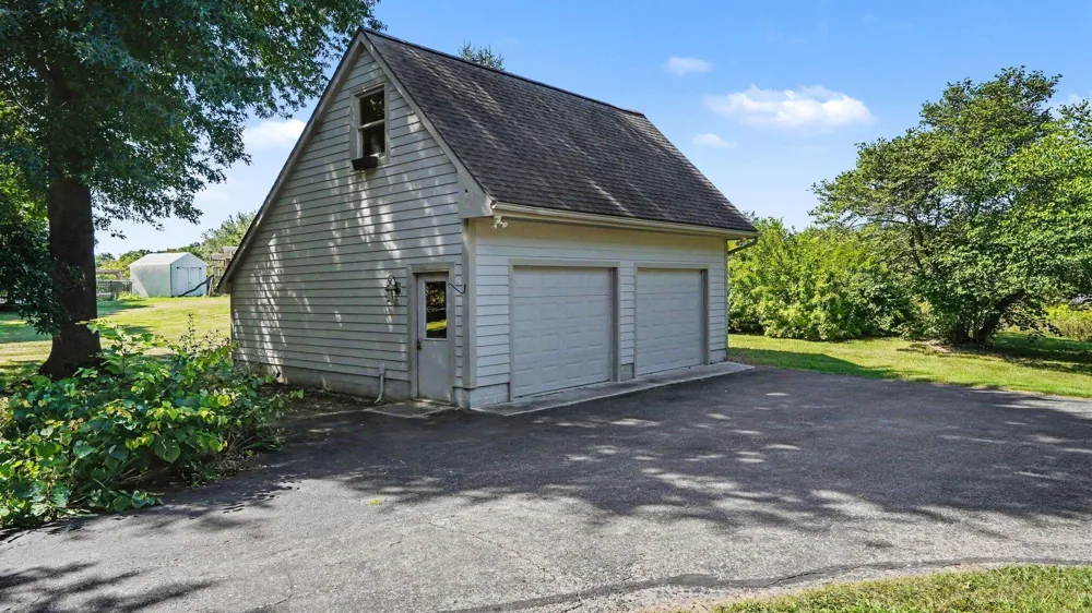 8819 Webster Hills Road Dexter, MI 48130