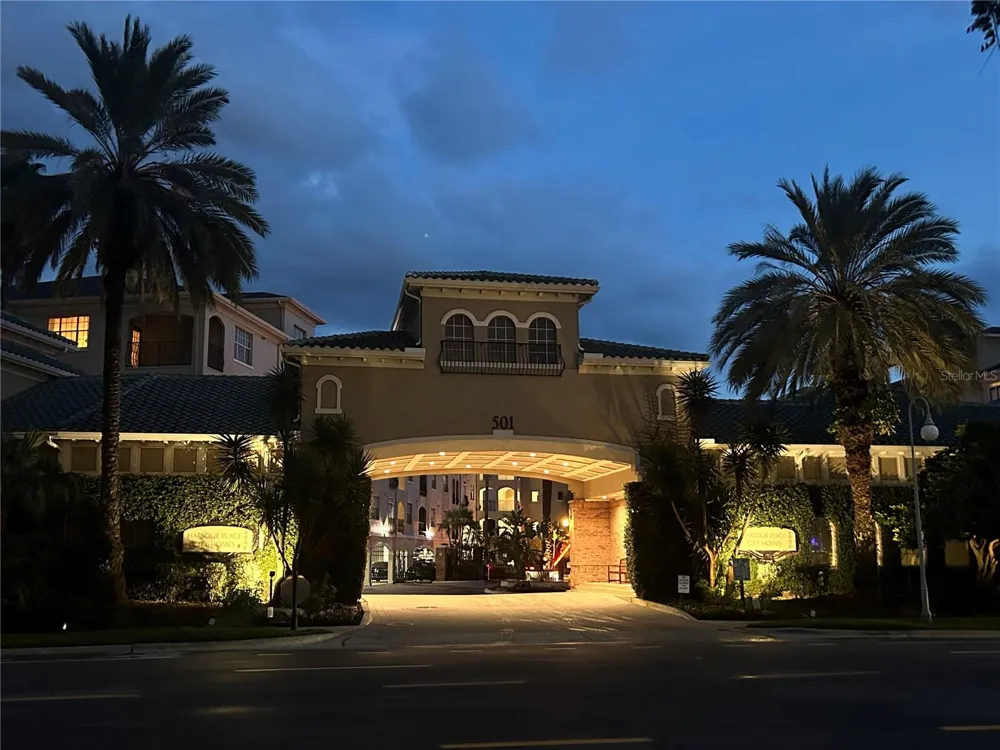 501 KNIGHTS RUN AVENUE #2211 Tampa, FL 33602