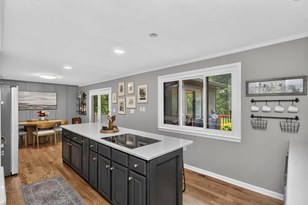 9077 Old Charlotte Pike Pegram, TN 37143