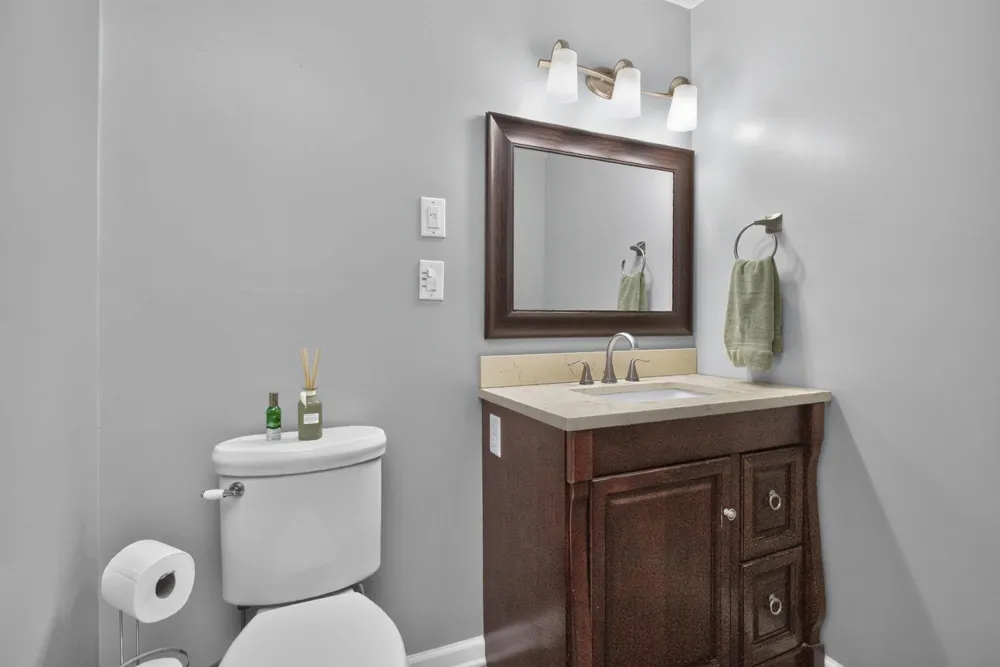 9077 Old Charlotte Pike Pegram, TN 37143