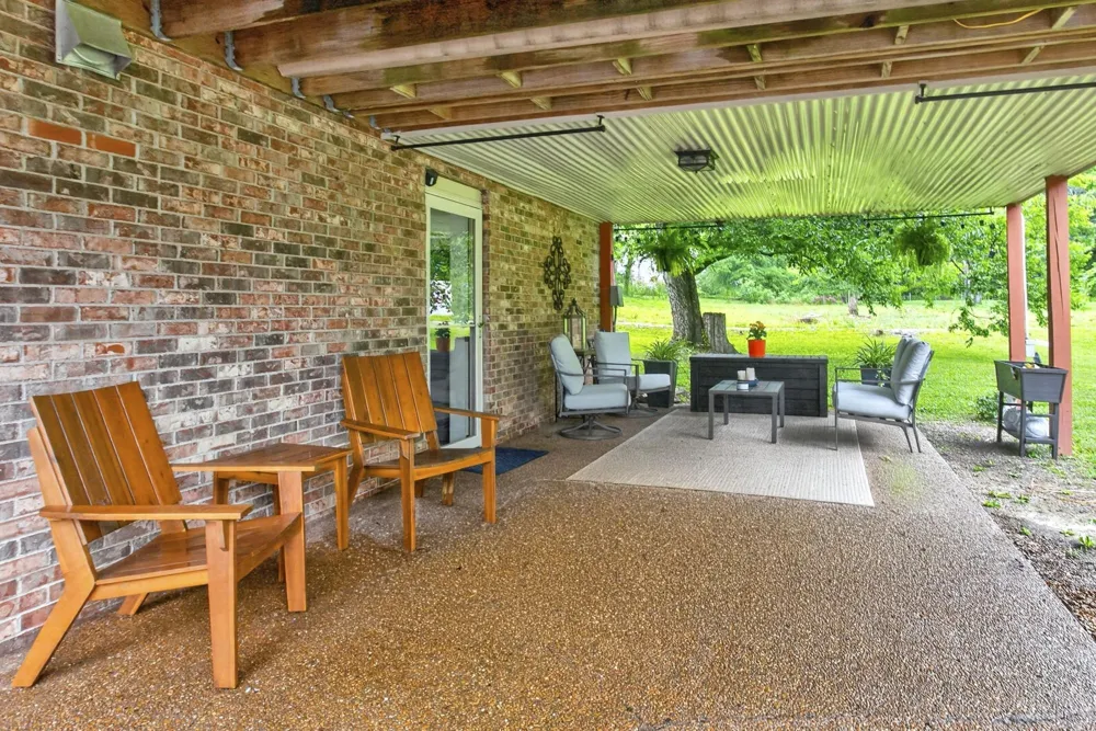 9077 Old Charlotte Pike Pegram, TN 37143